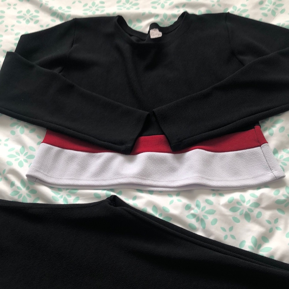 Two pieces set:Flare pants and long sleeve crop top